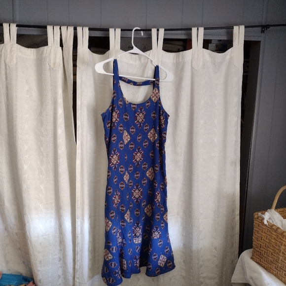 Pretty Spring Dress - Picture 2 of 9